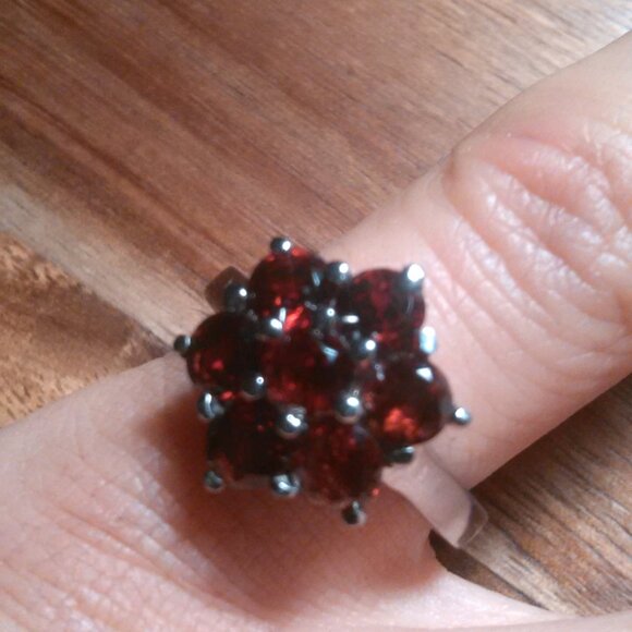 Mozambique Garnet Stainless Steel Floral Ring (Size 6) - Picture 3 of 15
